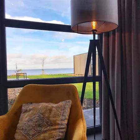 Sonnenplätzchen Direkt Am Ijsselmeer *